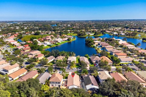 House in Pembroke Pines, Florida 3 bedrooms, 189.8 sq.m. № 2397805 - photo 24