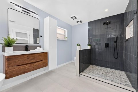 House in Pembroke Pines, Florida 3 bedrooms, 189.8 sq.m. № 2397805 - photo 4