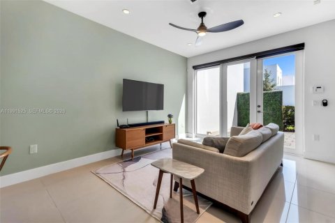 Купить виллу или дом в Дорал, Флорида 4 спальни, 169.64м2, № 2052254 - фото 8