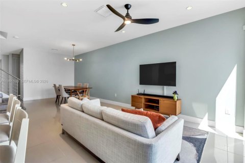 Купить виллу или дом в Дорал, Флорида 4 спальни, 169.64м2, № 2052254 - фото 7