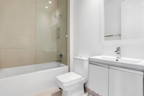 Купить виллу или дом в Дорал, Флорида 4 спальни, 169.64м2, № 2052254 - фото 27