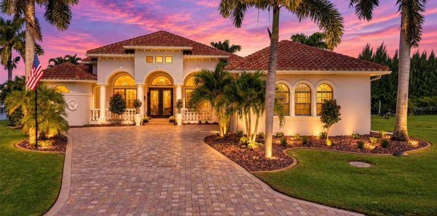 Villa ou maison à Port Charlotte, Floride 3 chambres, 349.78 m2 № 2429213