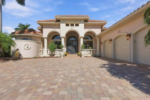 Villa ou maison à vendre à Port Charlotte, Floride: 3 chambres, 349.78 m2 № 2429213 - photo 11
