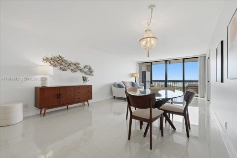 Condominio en venta en West Palm Beach, Florida, 2 dormitorios, 112.04 m2 № 2011748 - foto 8