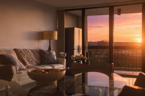 Condominio en venta en West Palm Beach, Florida, 2 dormitorios, 112.04 m2 № 2011748 - foto 11