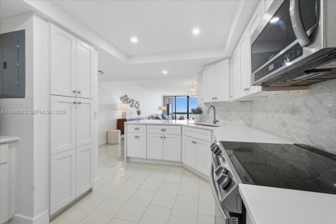 Condominio en venta en West Palm Beach, Florida, 2 dormitorios, 112.04 m2 № 2011748 - foto 6