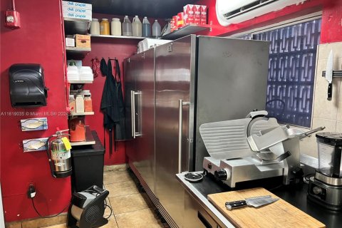 Купить коммерческую недвижимость в Майами-Гарденс, Флорида № 1934793 - фото 18