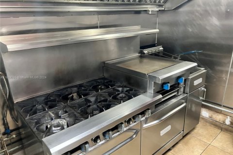 Купить коммерческую недвижимость в Майами-Гарденс, Флорида № 1934793 - фото 25