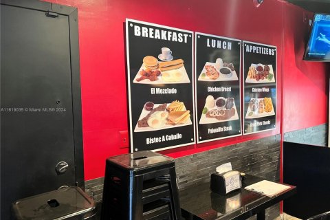 Купить коммерческую недвижимость в Майами-Гарденс, Флорида № 1934793 - фото 9