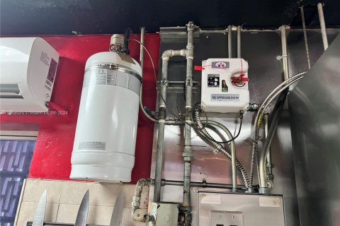 Купить коммерческую недвижимость в Майами-Гарденс, Флорида № 1934793 - фото 20