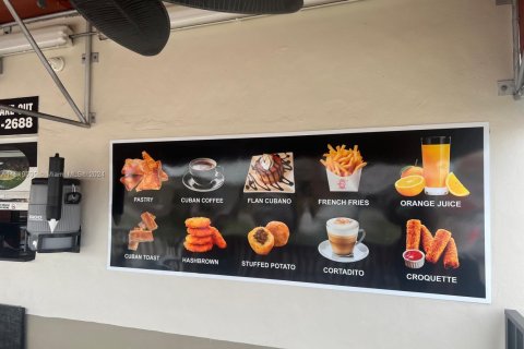 Купить коммерческую недвижимость в Майами-Гарденс, Флорида № 1934793 - фото 6