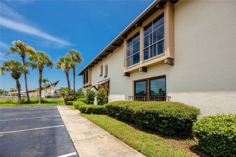 Купить кондоминиум в Трежер-Айленд, Флорида 3 комнаты, 106.37м2, № 1911263 - фото 4