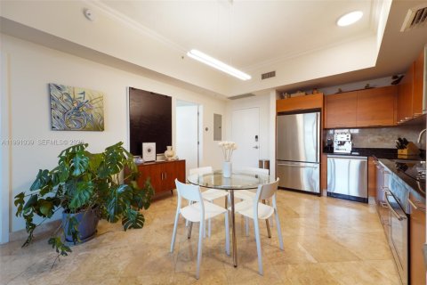 Condo in Miami, Florida, 1 bedroom  № 2057030 - photo 4