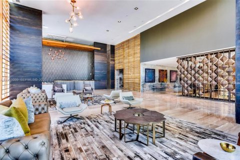 Condo in Miami, Florida, 1 bedroom  № 2057030 - photo 18