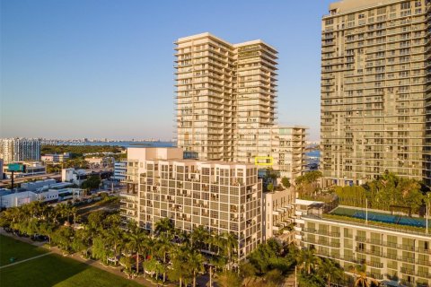 Condo in Miami, Florida, 1 bedroom  № 2057030 - photo 16