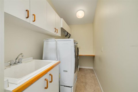 Villa ou maison à vendre à Palm Harbor, Floride: 4 chambres, 292.46 m2 № 2410049 - photo 28