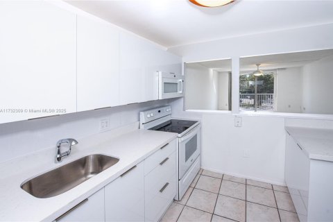 Copropriété à vendre à North Miami Beach, Floride: 2 chambres, 96.62 m2 № 1978194 - photo 6