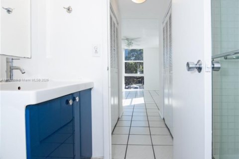 Copropriété à vendre à North Miami Beach, Floride: 2 chambres, 96.62 m2 № 1978194 - photo 25