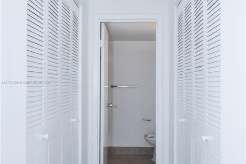 Copropriété à vendre à North Miami Beach, Floride: 2 chambres, 96.62 m2 № 1978194 - photo 22