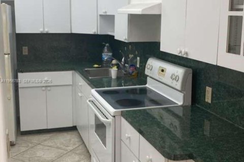 Condominio en alquiler en Miami Beach, Florida, 1 dormitorio, 62.8 m2 № 2010663 - foto 4