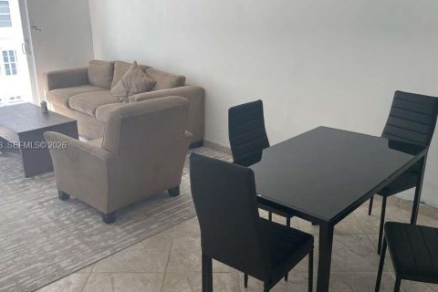 Condominio en alquiler en Miami Beach, Florida, 1 dormitorio, 62.8 m2 № 2010663 - foto 11