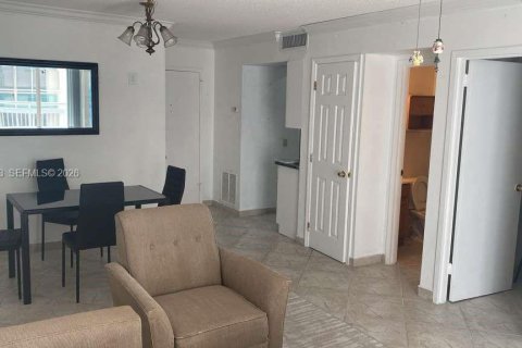 Condominio en alquiler en Miami Beach, Florida, 1 dormitorio, 62.8 m2 № 2010663 - foto 5
