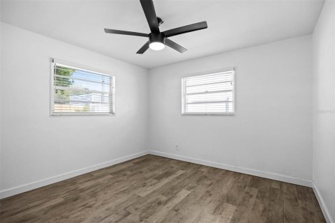 Casa en venta en Tampa, Florida, 4 dormitorios, 131.92 m2 № 2096708 - foto 20