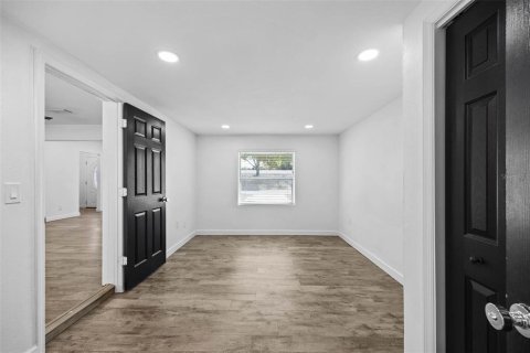 Casa en venta en Tampa, Florida, 4 dormitorios, 131.92 m2 № 2096708 - foto 15