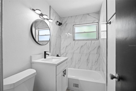 Casa en venta en Tampa, Florida, 4 dormitorios, 131.92 m2 № 2096708 - foto 22