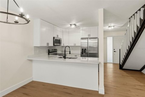 Townhouse in Palm Harbor, Florida 2 bedrooms, 106.84 sq.m. № 2199127 - photo 10