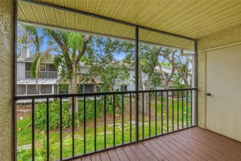 Townhouse in Palm Harbor, Florida 2 bedrooms, 106.84 sq.m. № 2199127 - photo 30