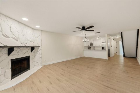 Townhouse in Palm Harbor, Florida 2 bedrooms, 106.84 sq.m. № 2199127 - photo 15
