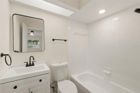 Townhouse in Palm Harbor, Florida 2 bedrooms, 106.84 sq.m. № 2199127 - photo 20
