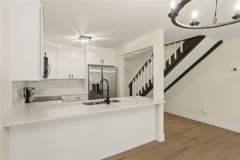 Townhouse in Palm Harbor, Florida 2 bedrooms, 106.84 sq.m. № 2199127 - photo 11