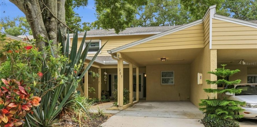 Townhouse in Palm Harbor, Florida 2 bedrooms, 106.84 sq.m. № 2199127