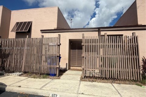 Touwnhouse à louer à Pembroke Pines, Floride: 3 chambres, 101.73 m2 № 2266235 - photo 2