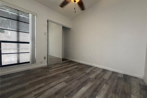 Touwnhouse à louer à Pembroke Pines, Floride: 3 chambres, 101.73 m2 № 2266235 - photo 9