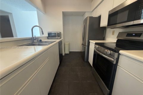 Touwnhouse à louer à Pembroke Pines, Floride: 3 chambres, 101.73 m2 № 2266235 - photo 7