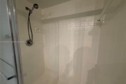 Touwnhouse à louer à Pembroke Pines, Floride: 3 chambres, 101.73 m2 № 2266235 - photo 15