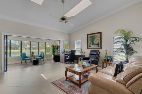 House in Sarasota, Florida 2 bedrooms, 171.5 sq.m. № 2215923 - photo 27