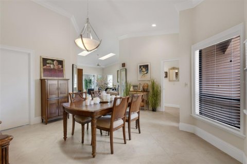 House in Sarasota, Florida 2 bedrooms, 171.5 sq.m. № 2215923 - photo 16
