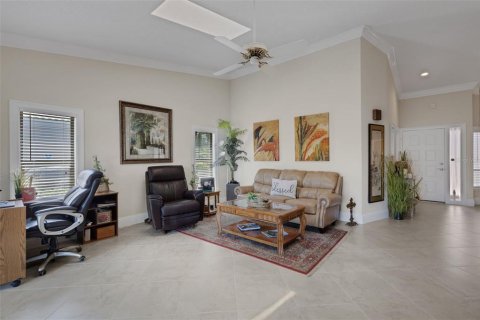 House in Sarasota, Florida 2 bedrooms, 171.5 sq.m. № 2215923 - photo 28