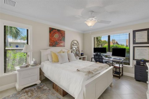 House in Sarasota, Florida 2 bedrooms, 171.5 sq.m. № 2215923 - photo 9