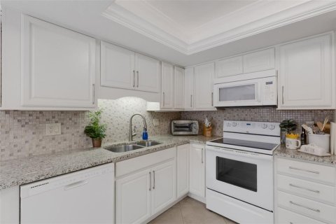 House in Sarasota, Florida 2 bedrooms, 171.5 sq.m. № 2215923 - photo 21
