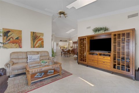 House in Sarasota, Florida 2 bedrooms, 171.5 sq.m. № 2215923 - photo 29