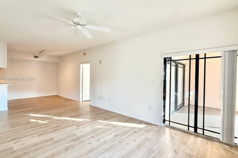 Condo in Palm Beach Gardens, Florida, 2 bedrooms  № 1955902 - photo 3