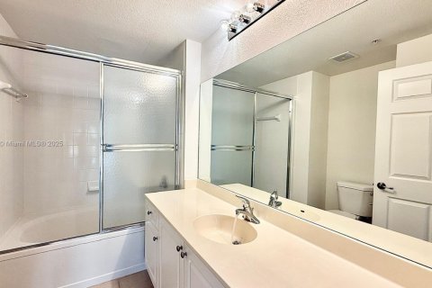 Condo in Palm Beach Gardens, Florida, 2 bedrooms  № 1955902 - photo 14