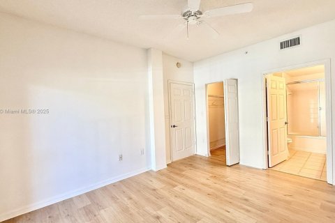 Condo in Palm Beach Gardens, Florida, 2 bedrooms  № 1955902 - photo 12