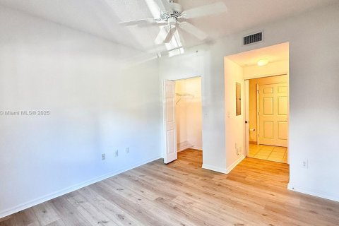 Condo in Palm Beach Gardens, Florida, 2 bedrooms  № 1955902 - photo 21