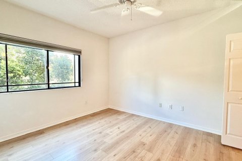 Condo in Palm Beach Gardens, Florida, 2 bedrooms  № 1955902 - photo 17